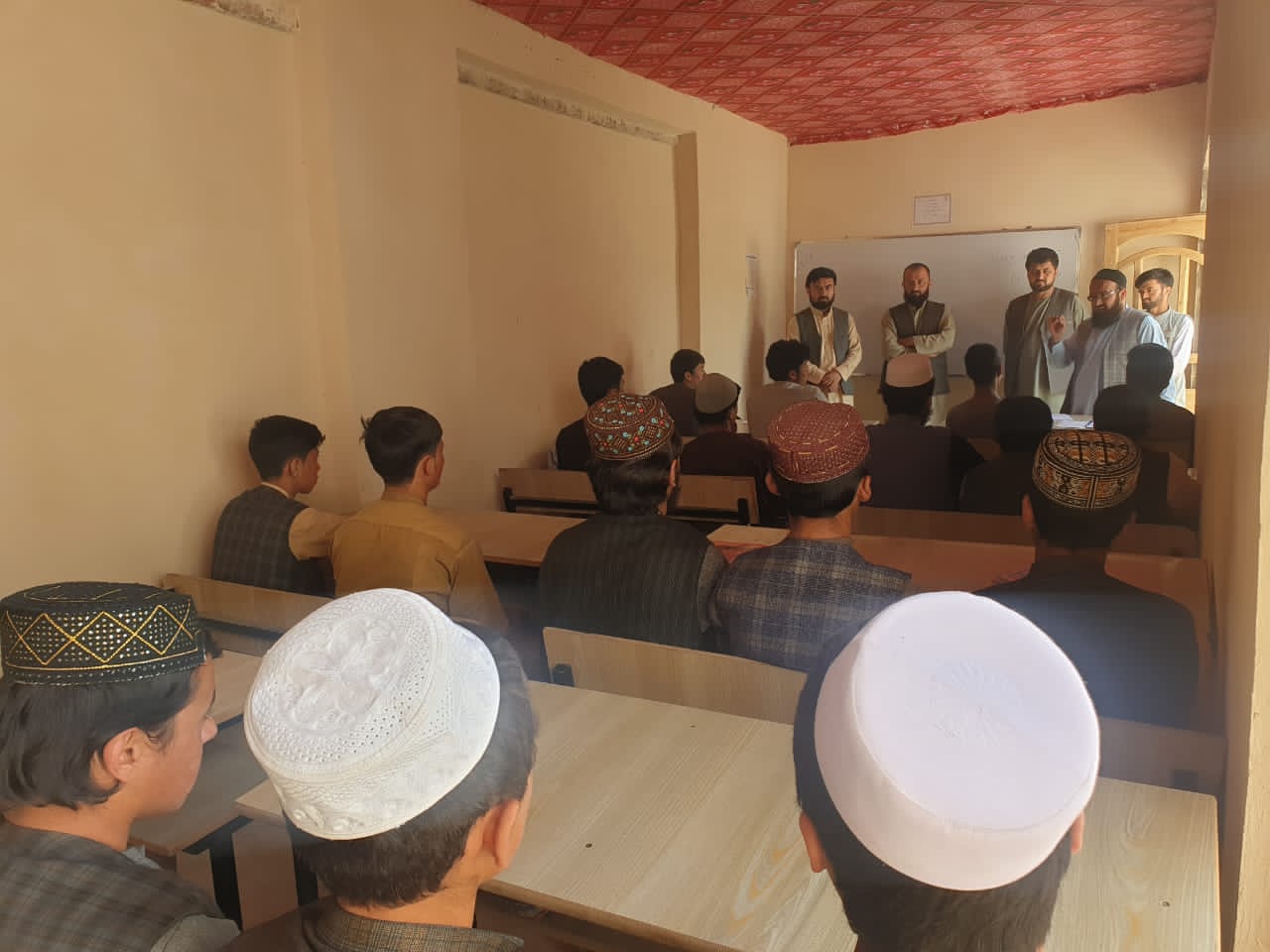 لیسه کثیرالرشتوی پشتونکوت 